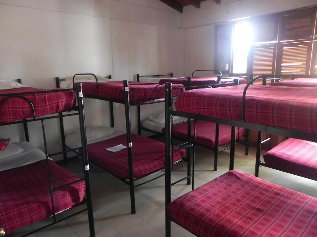 אכסניה מדיין Hostal Lleras Park